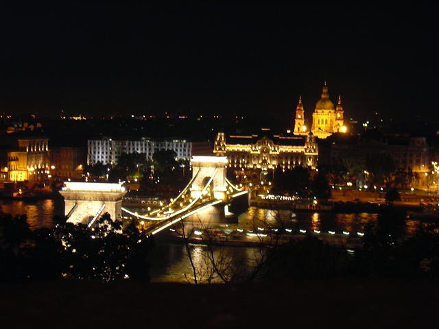 Chain Bridge and St. Stephen's Basilica at night.